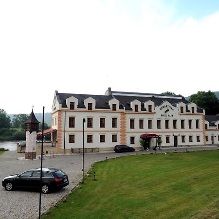 Romantic Hotel Mlyn Karlstejn Bagian luar foto