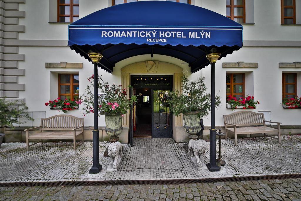 Romantic Hotel Mlyn Karlstejn Bagian luar foto